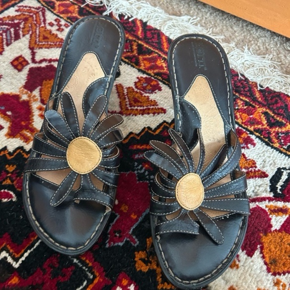 Born Black and Gold Floral Sandals 9.5